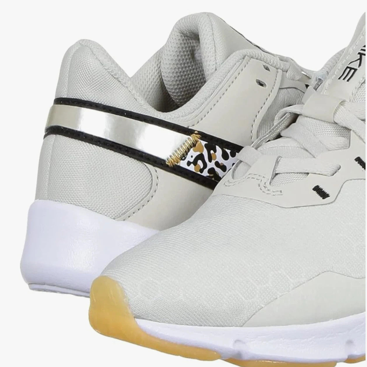 Women’s Nike Legend Essential 2
