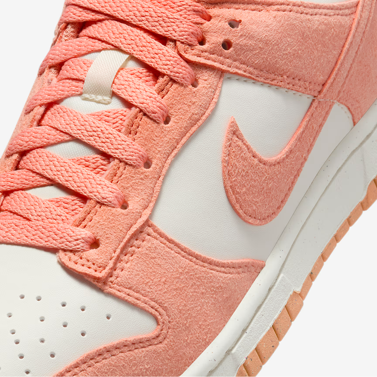 Nike Women's Dunk Low 'Soft Pearl/Apricot' HJ7673-003 size 7.5